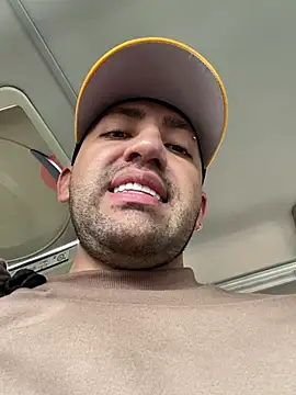 JuanZapata33 online show from March 6, 5:33 pm