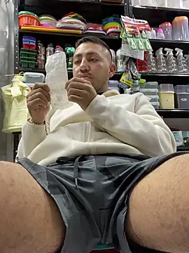 JuanZapata33 online show from October 9, 10:19 pm