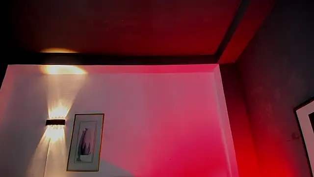 Travistanner 28 online show from December 14, 4:34 pm