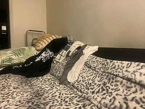 Snapshot of Gman143187 chatting on October 8, 10:18 pm Gman143187 online show from October 8, 10:18 pm