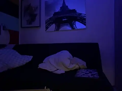 Snapshot of Gman143187 chatting on October 14, 3:51 am Gman143187 online show from October 14, 3:51 am