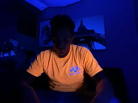 Snapshot of Gman143187 chatting on October 17, 3:20 am Gman143187 online show from October 17, 3:20 am