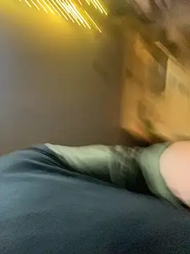 Snapshot of Gman143187 chatting on October 27, 7:34 am Gman143187 online show from October 27, 7:34 am