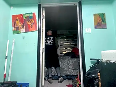 Snapshot of Gman143187 chatting on October 27, 8:13 pm Gman143187 online show from October 27, 8:13 pm