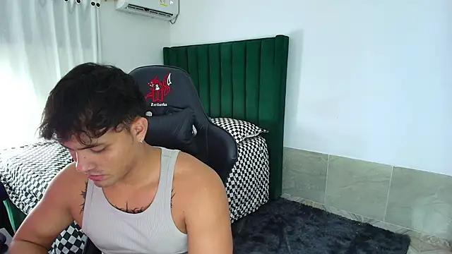 man dur07 online show from February 5, 6:29 am