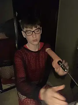 Snapshot of YourFavTwinkie chatting on February 6, 7:24 am YourFavTwinkie online show from February 6, 7:24 am