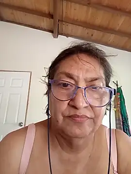 florecita69 online show from October 24, 2:35 pm