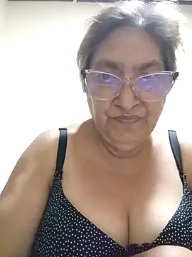 Snapshot of florecita69 chatting on May 3, 1:22 am florecita69 online show from May 3, 1:22 am