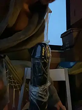 Snapshot of dann1111 chatting on November 15, 4:14 pm dann1111 online show from November 15, 4:14 pm