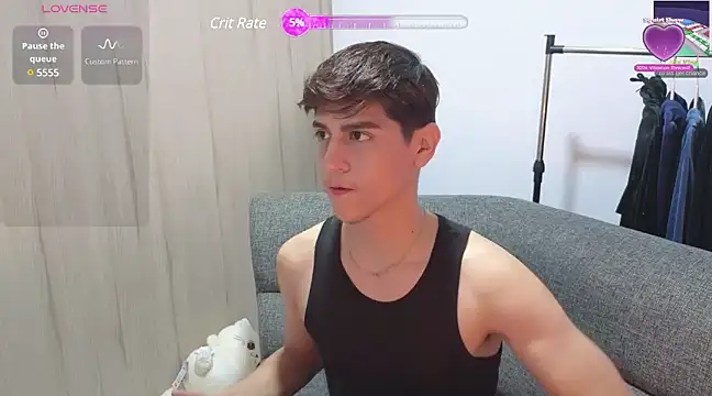 Snapshot of zackary_0 chatting on December 4, 8:01 am zackary 0 online show from December 4, 8:01 am