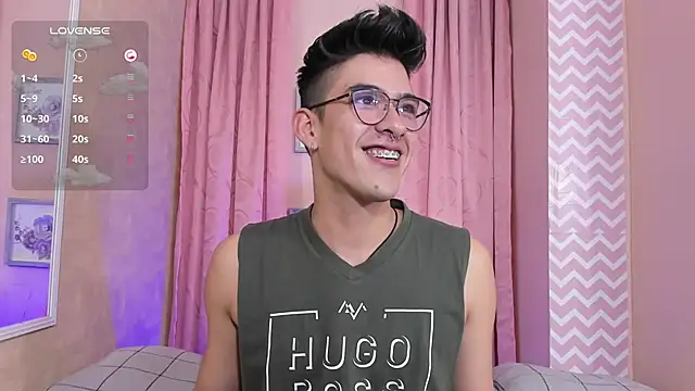 Snapshot of Ryan_Clark_ chatting on December 10, 4:38 pm Ryan Clark online show from December 10, 4:38 pm