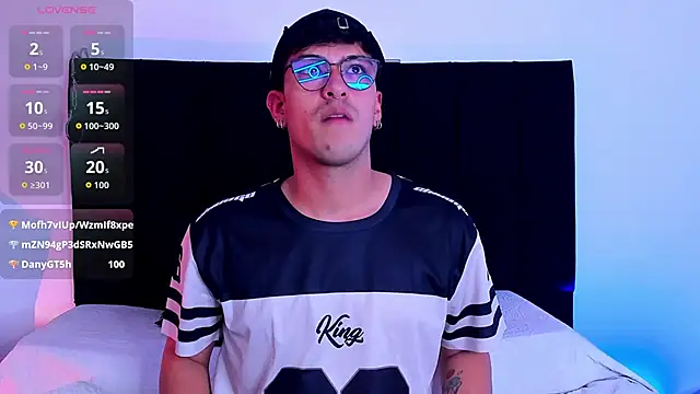 Snapshot of Ryan_Clark_ chatting on March 27, 11:04 pm Ryan Clark online show from March 27, 11:04 pm