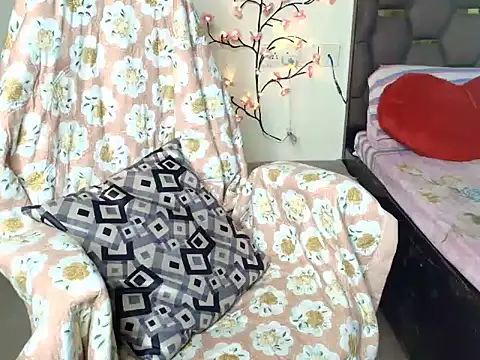 CUTE princess 143 online show from May 13, 12:57 pm