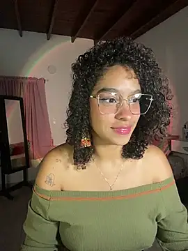 Snapshot of Arteatenea__ chatting on February 19, 6:11 am Arteatenea online show from February 19, 6:11 am