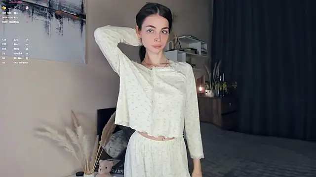 MaryJacksoon online show from April 2, 8:23 am