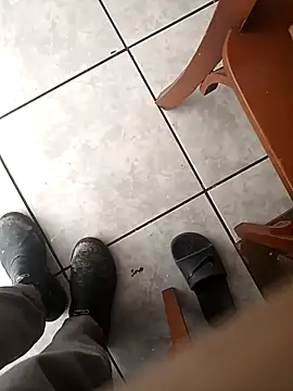 Snapshot of 1995eduardo chatting on November 6, 3:24 pm 1995eduardo online show from November 6, 3:24 pm