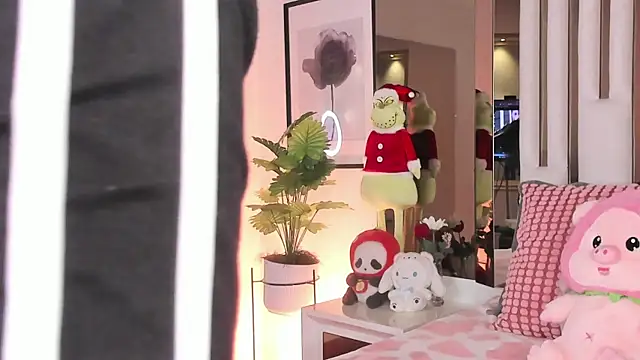 Kitty Eliffe online show from December 2, 9:32 pm