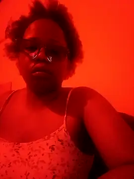 Snapshot of SWEETCLITYxxx chatting on November 29, 6:00 pm SWEETCLITYxxx online show from November 29, 6:00 pm