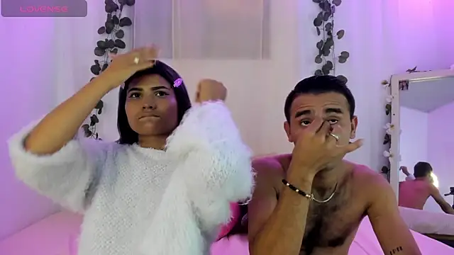 Snapshot of catalina_and_roger chatting on October 18, 3:20 am catalina and roger online show from October 18, 3:20 am