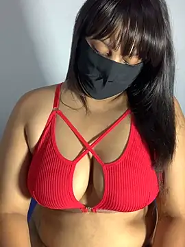 Snapshot of Jeroliee_viyana chatting on June 25, 7:51 pm Jeroliee viyana online show from June 25, 7:51 pm
