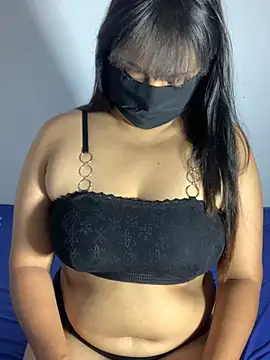 Snapshot of Jeroliee_viyana chatting on July 2, 3:23 am Jeroliee viyana online show from July 2, 3:23 am