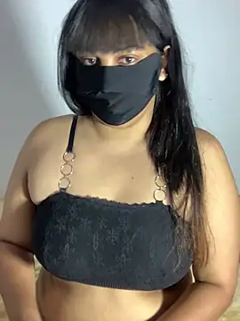 Snapshot of Jeroliee_viyana chatting on July 5, 4:19 am Jeroliee viyana online show from July 5, 4:19 am