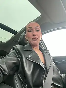 lola tentatiion online show from January 20, 2:25 pm