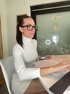 lola tentatiion online show from January 31, 9:27 am