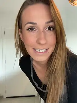 lola tentatiion online show from February 17, 9:46 am