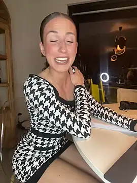 lola tentatiion online show from February 20, 8:36 pm