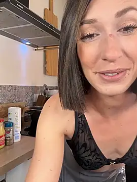 lola tentatiion online show from April 8, 7:19 am