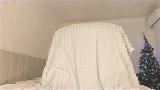 Snapshot of cherry_misaki chatting on December 16, 2:27 pm cherry misaki online show from December 16, 2:27 pm