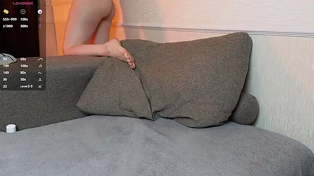 Snapshot of _neli chatting on February 4, 5:02 am neli online show from February 4, 5:02 am