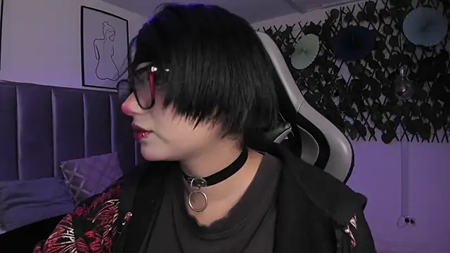 Kitty Gang online show from April 16, 1:06 am