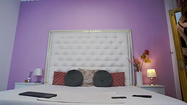 Snapshot of Lenna_Paul chatting on November 11, 4:56 am Lenna Paul online show from November 11, 4:56 am