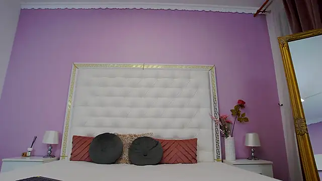 Snapshot of Lenna_Paul chatting on November 20, 4:45 am Lenna Paul online show from November 20, 4:45 am