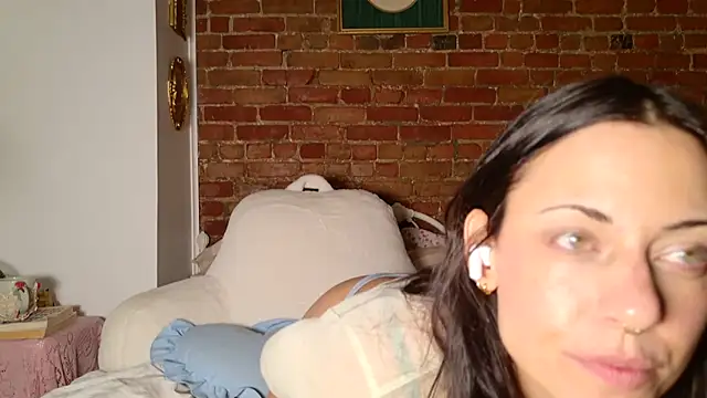 MaeDaybaby online show from October 27, 12:15 am