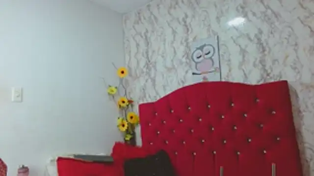 Snapshot of AlexaFontana chatting on February 8, 7:39 pm AlexaFontana online show from February 8, 7:39 pm