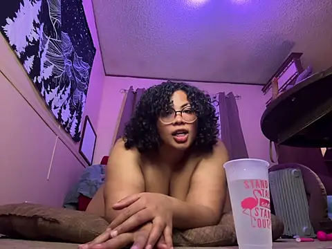 Snapshot of TheeGoddessAset chatting on February 15, 3:42 am TheeGoddessAset online show from February 15, 3:42 am