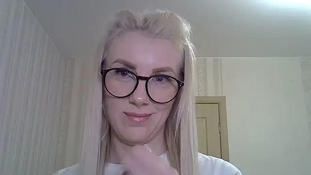 Snapshot of Pabonya91 chatting on February 20, 2:13 pm Pabonya91 online show from February 20, 2:13 pm