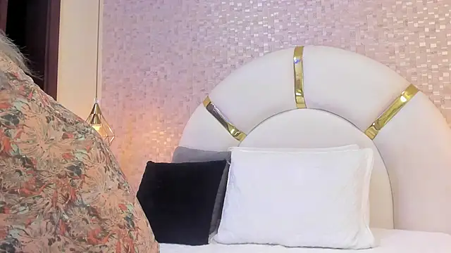 sophie 1 online show from March 4, 10:49 pm