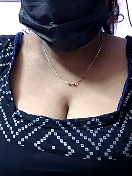 mallu-sumi online show from November 9, 7:12 pm