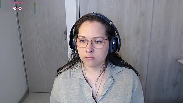 May Carlier online show from October 18, 8:09 pm