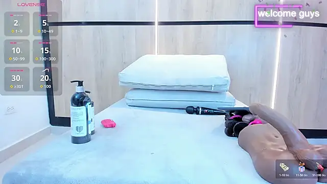 Snapshot of adela_chase chatting on November 14, 12:53 am adela chase online show from November 14, 12:53 am