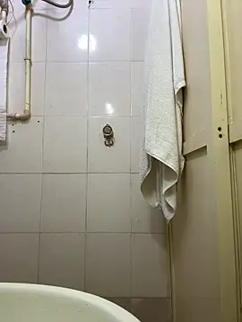 Snapshot of Hoskuw chatting on January 24, 1:14 pm Hoskuw online show from January 24, 1:14 pm