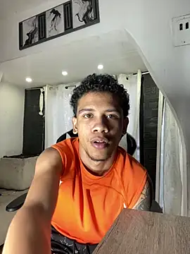 Snapshot of Romancartier_1 chatting on April 19, 10:45 pm Romancartier 1 online show from April 19, 10:45 pm