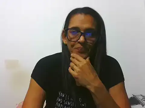 latinbrunettet online show from February 15, 9:26 pm