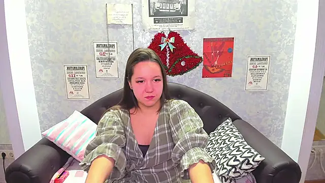Snapshot of Mira_Karter chatting on December 25, 2:03 am Mira Karter online show from December 25, 2:03 am