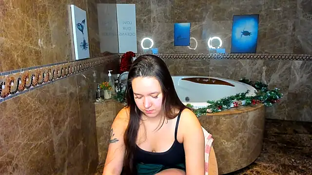 Snapshot of Mira_Karter chatting on January 8, 4:55 am Mira Karter online show from January 8, 4:55 am