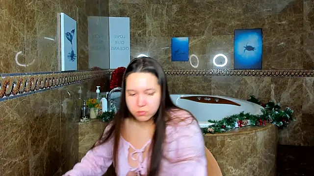 Snapshot of Mira_Karter chatting on January 25, 1:43 am Mira Karter online show from January 25, 1:43 am